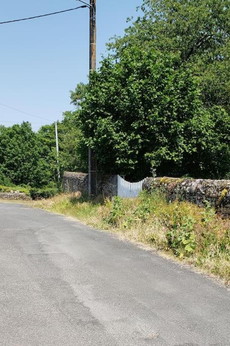 Vila Chez Samb Lussac-les-Châteaux Exteriér fotografie